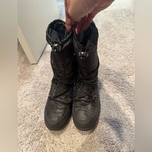 Sorel Black Quilted Winter Boots